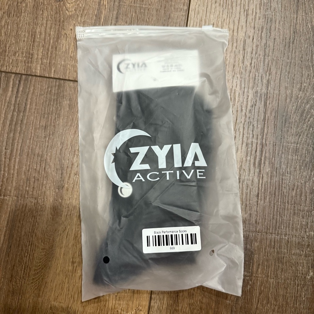 Zyia black performance socks s/m